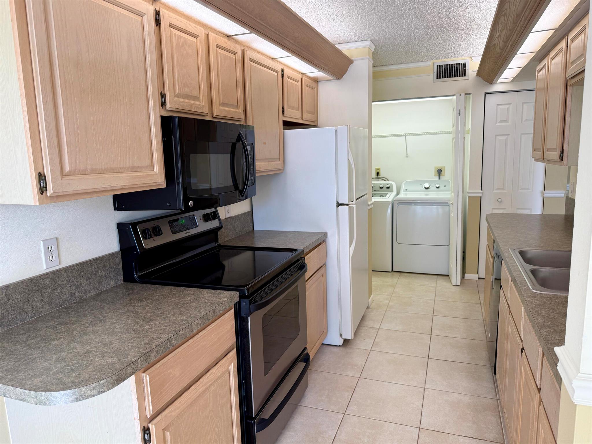 HALF MOON BAY CONDO - Residential Lease