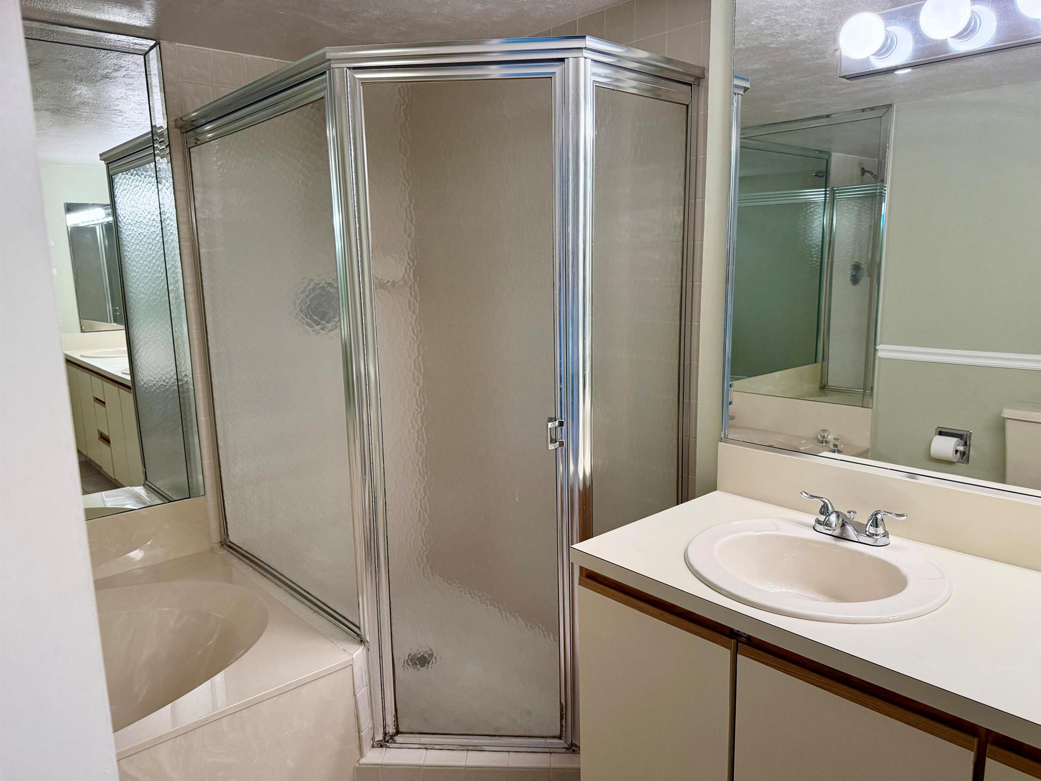 HALF MOON BAY CONDO - Residential Lease