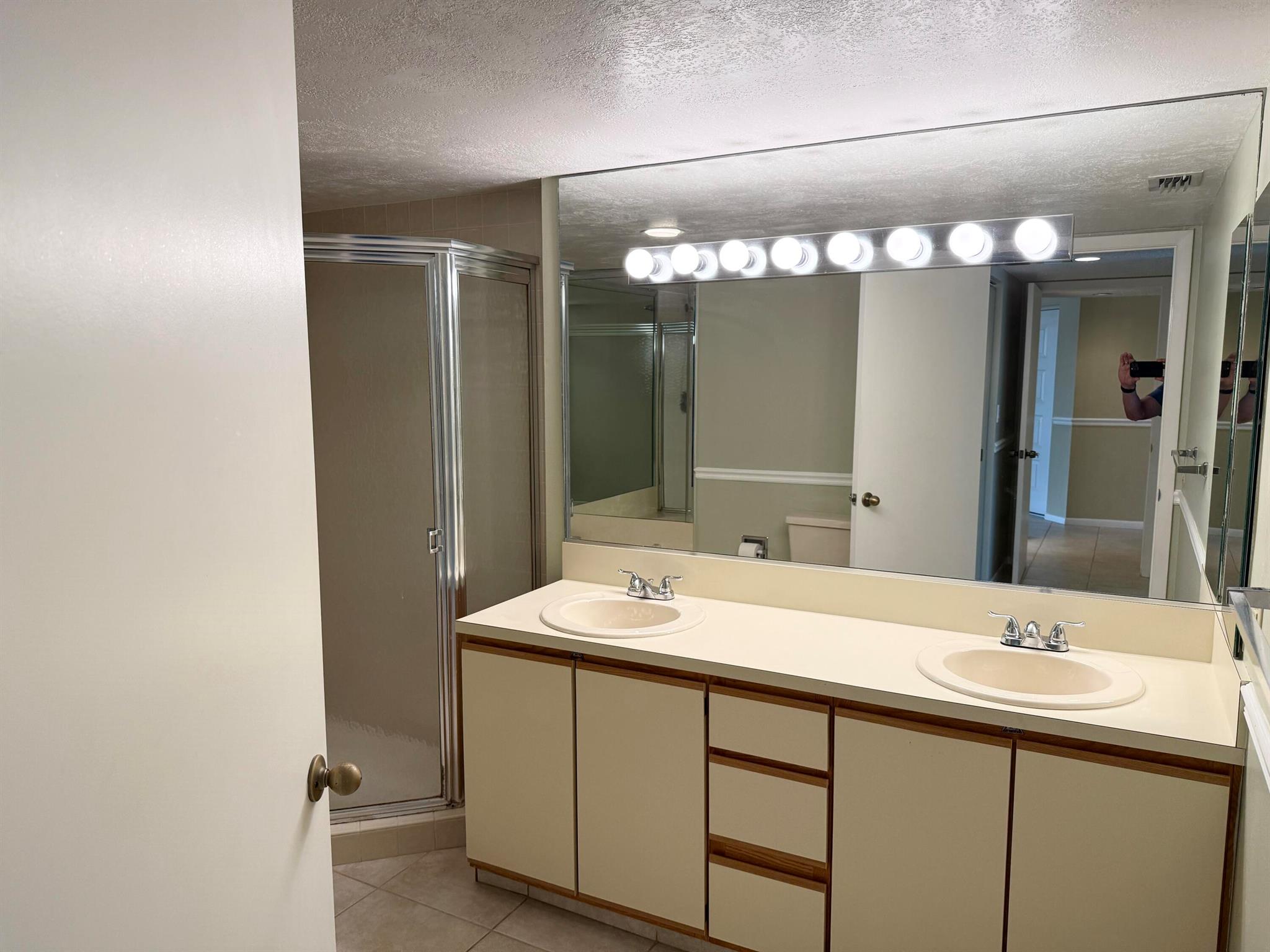 HALF MOON BAY CONDO - Residential Lease