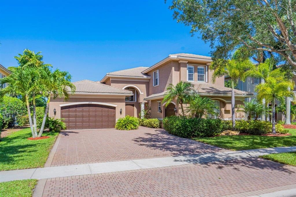 Photo of 11809 Foxbriar Lake Trail, Boynton Beach, FL 33473 (MLS # R10886726)
