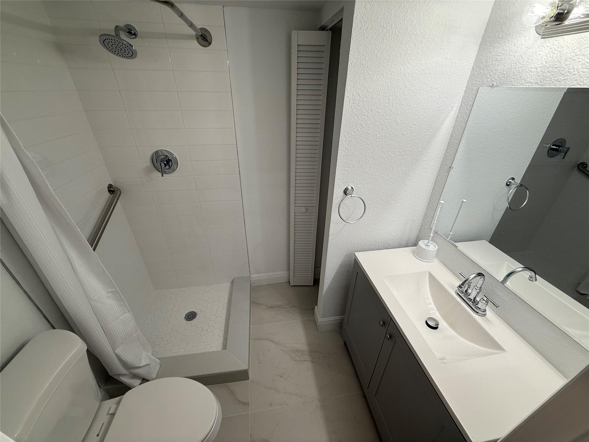 SABAL PALM VILLAVE - Residential