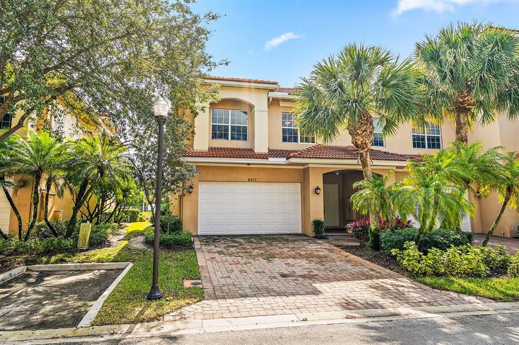 Photo of 4517 Artesa Way S, Palm Beach Gardens, FL 33418 (MLS # R10773452)