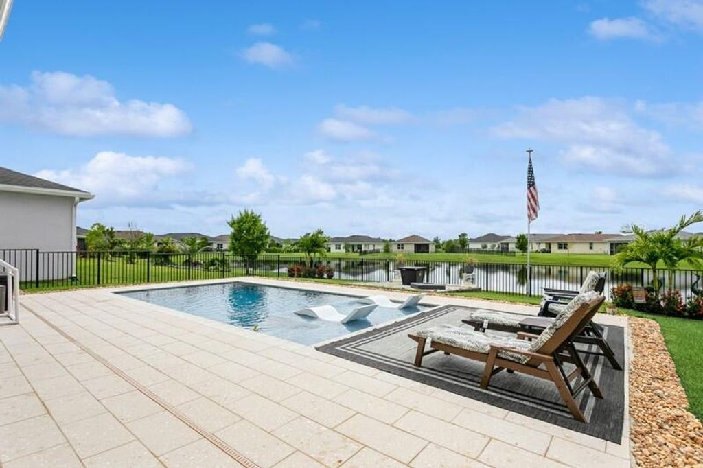 Photo of 764 SE Bloomfield Road, Port Saint Lucie, FL 34984 (MLS # R11108571)