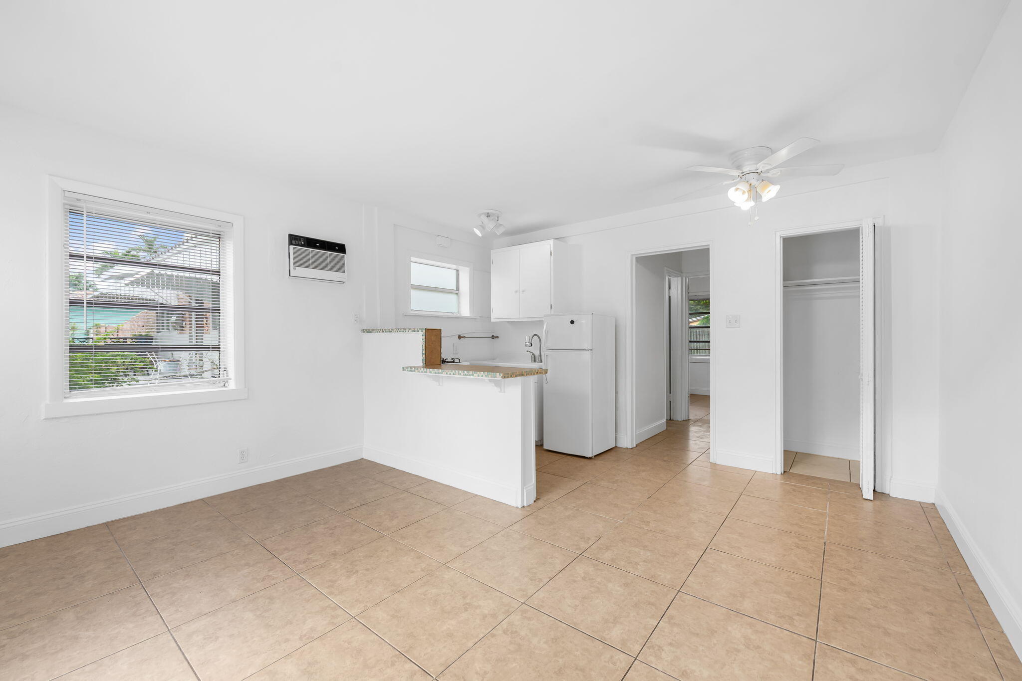 924 N 16TH Avenue