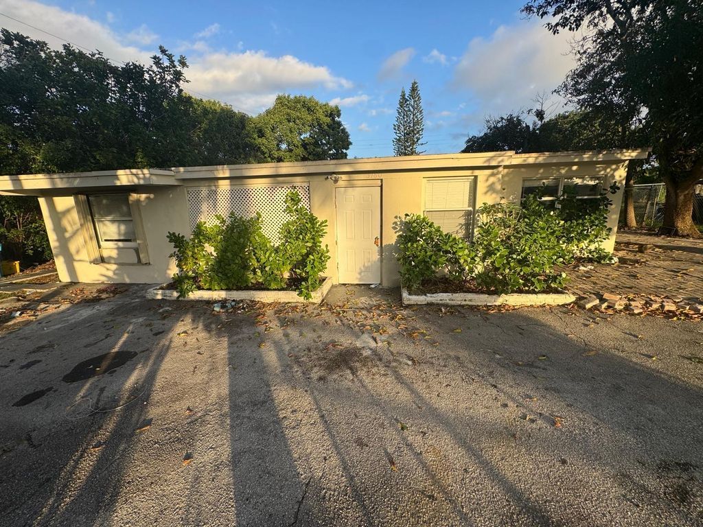Photo of 3180 Orange Street, Boynton Beach, FL 33435 (MLS # R11047816)