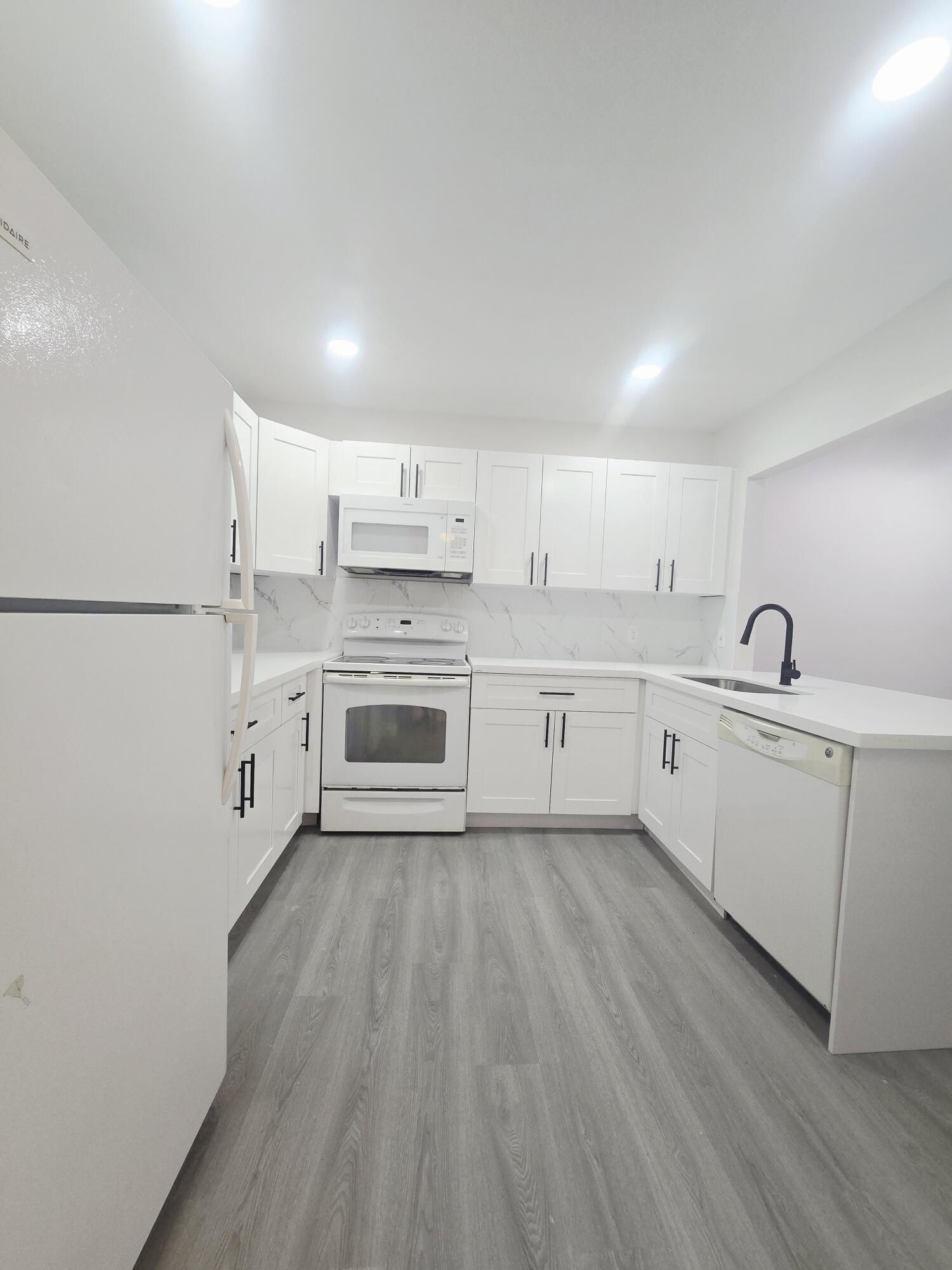 LAKE COLONY PH 3 - Residential