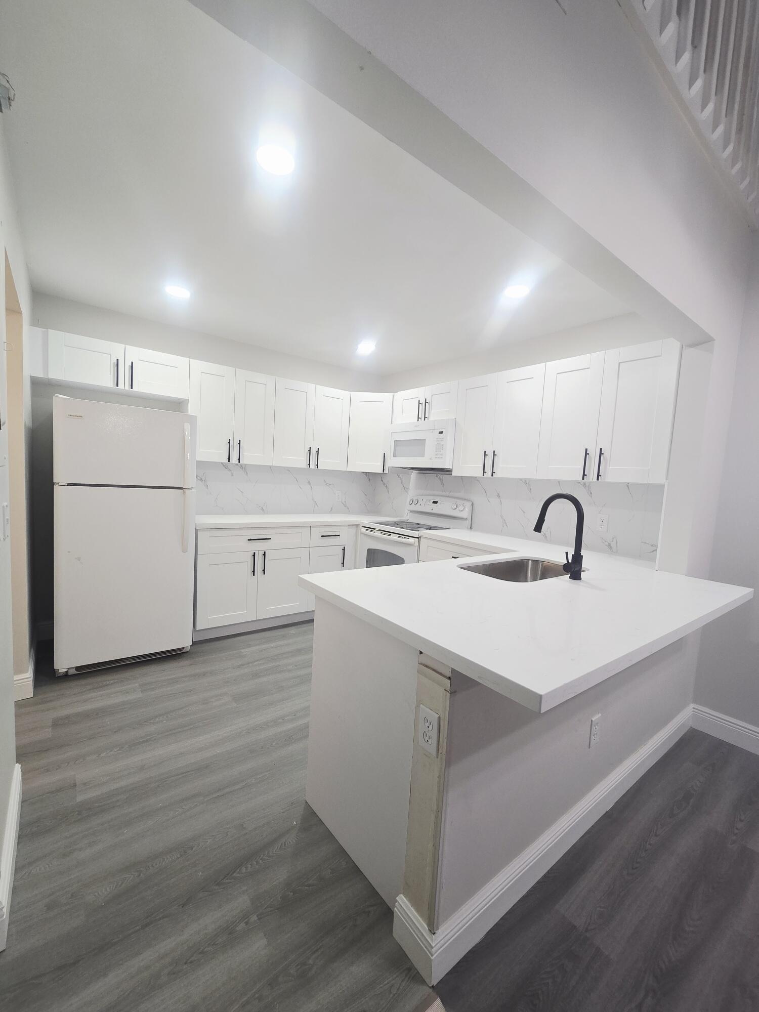 LAKE COLONY PH 3 - Residential