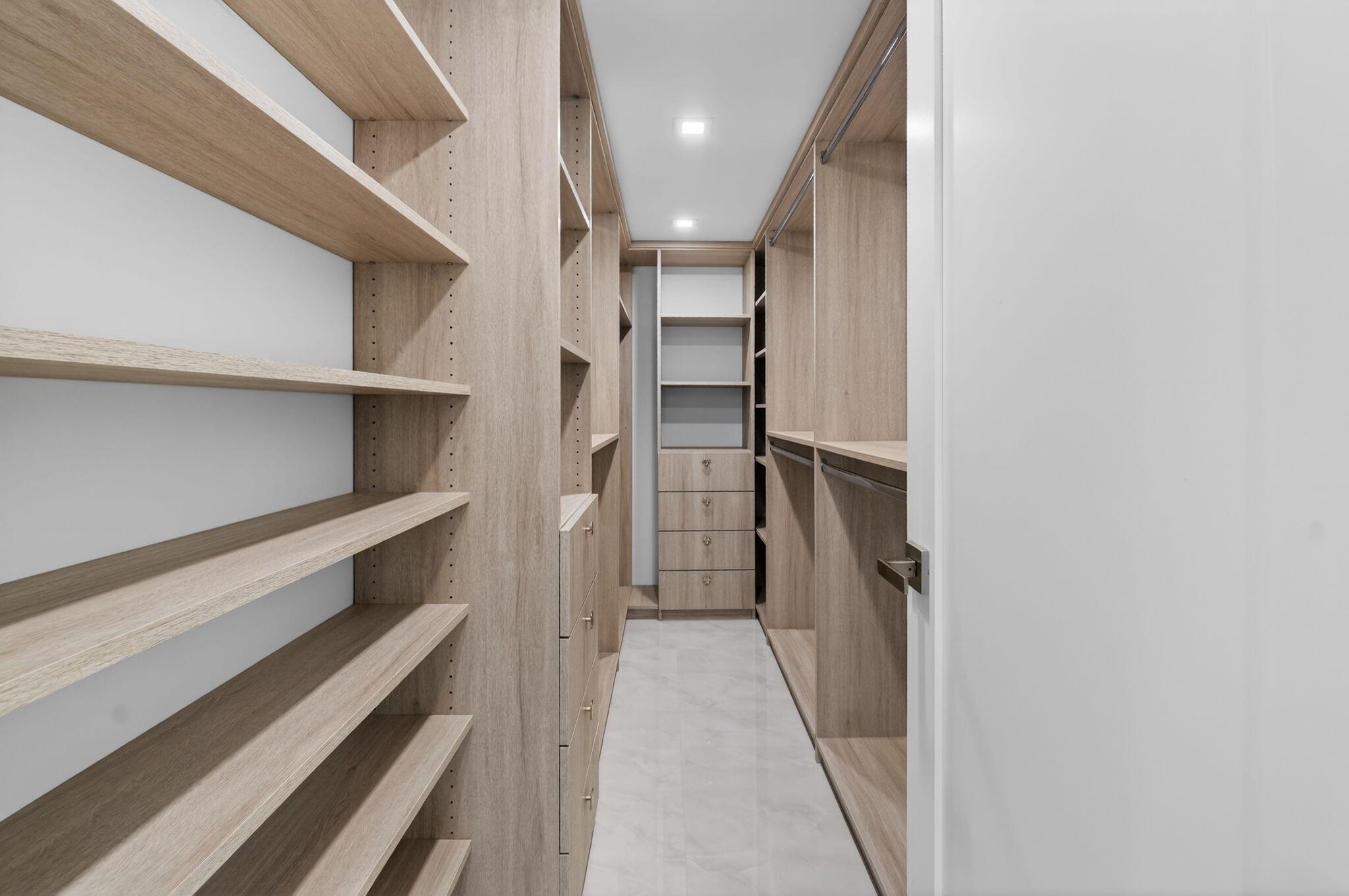 GLENEAGLES CONDO V - Residential