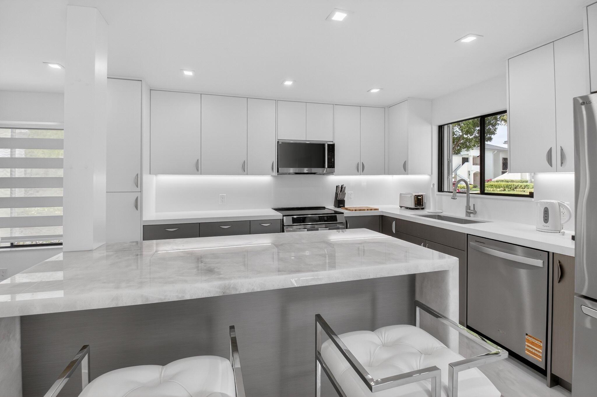 GLENEAGLES CONDO V - Residential