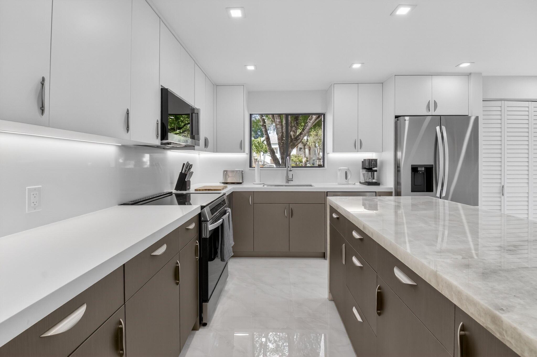 GLENEAGLES CONDO V - Residential