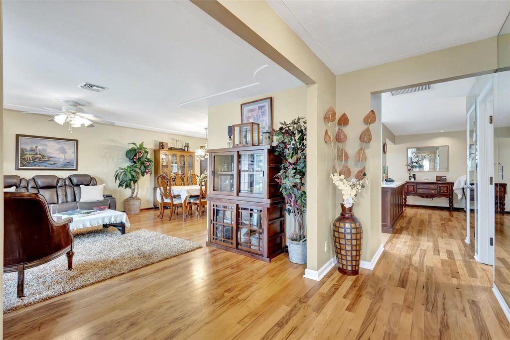 Photo of 9022 Gardens Glen Circle, Palm Beach Gardens, FL 33418 (MLS # F10472269)