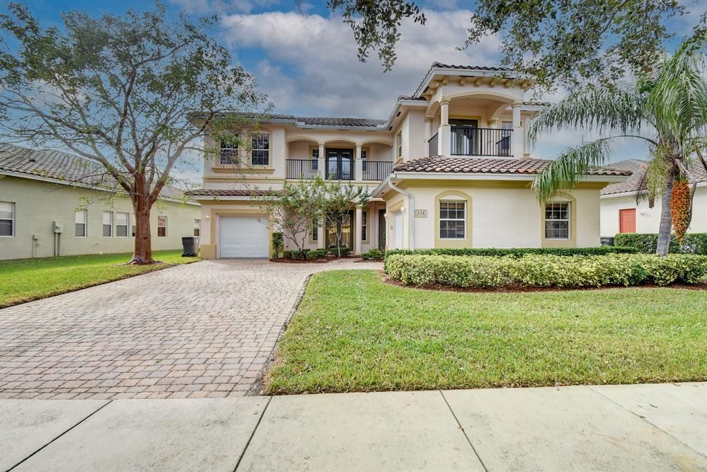 Photo of 428 Cresta Circle, West Palm Beach, FL 33413 (MLS # R10685353)