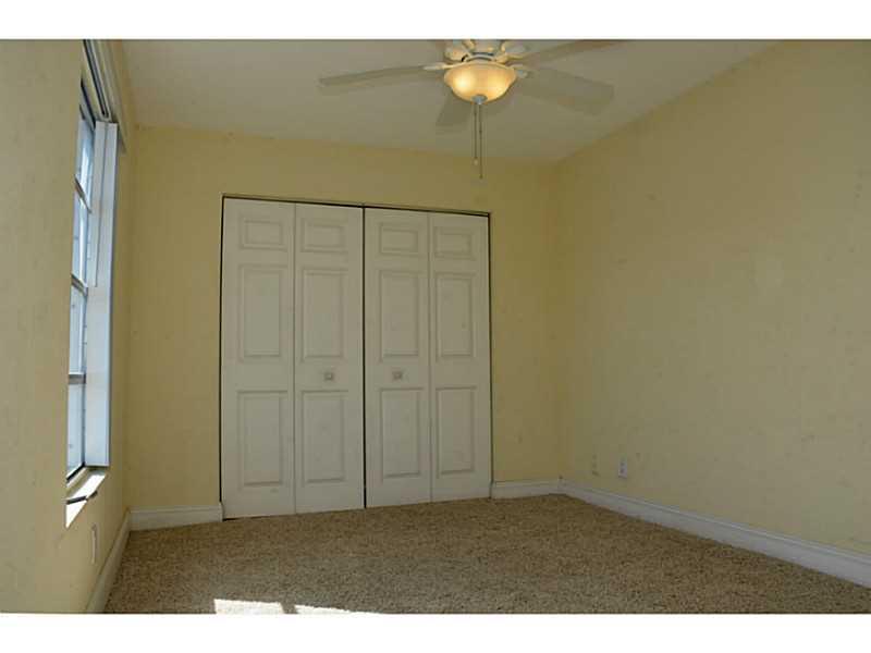 KIMBERLY LAKE VILLAS - Residential