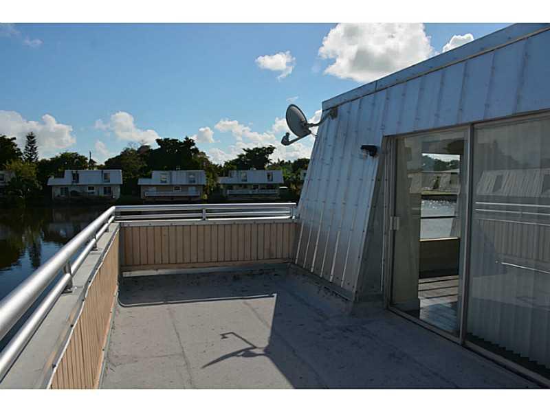 KIMBERLY LAKE VILLAS - Residential