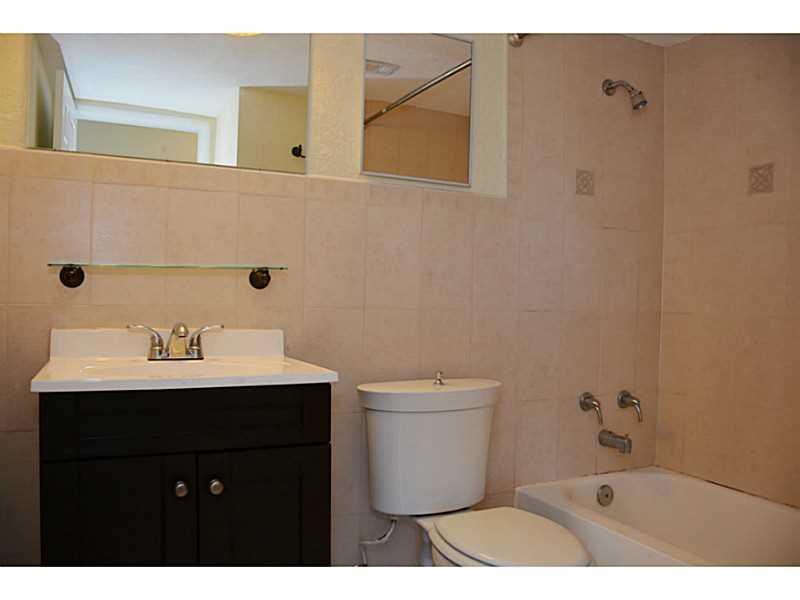 KIMBERLY LAKE VILLAS - Residential