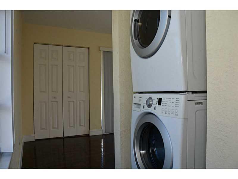 KIMBERLY LAKE VILLAS - Residential