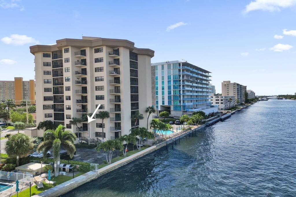 501 N Riverside Dr 203