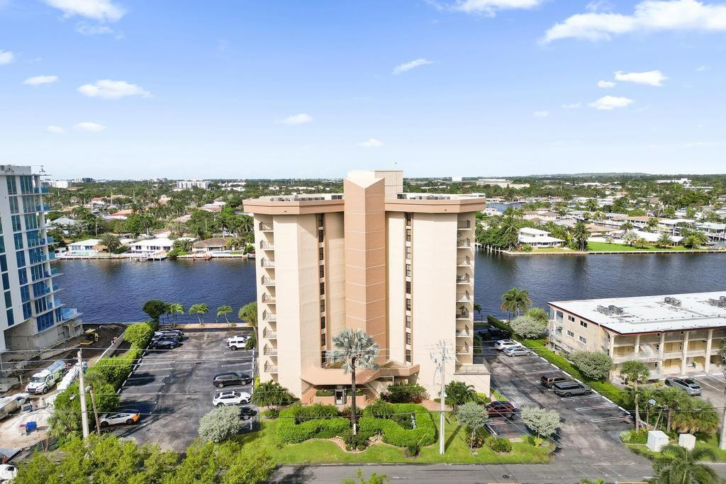 501 N Riverside Drive 203