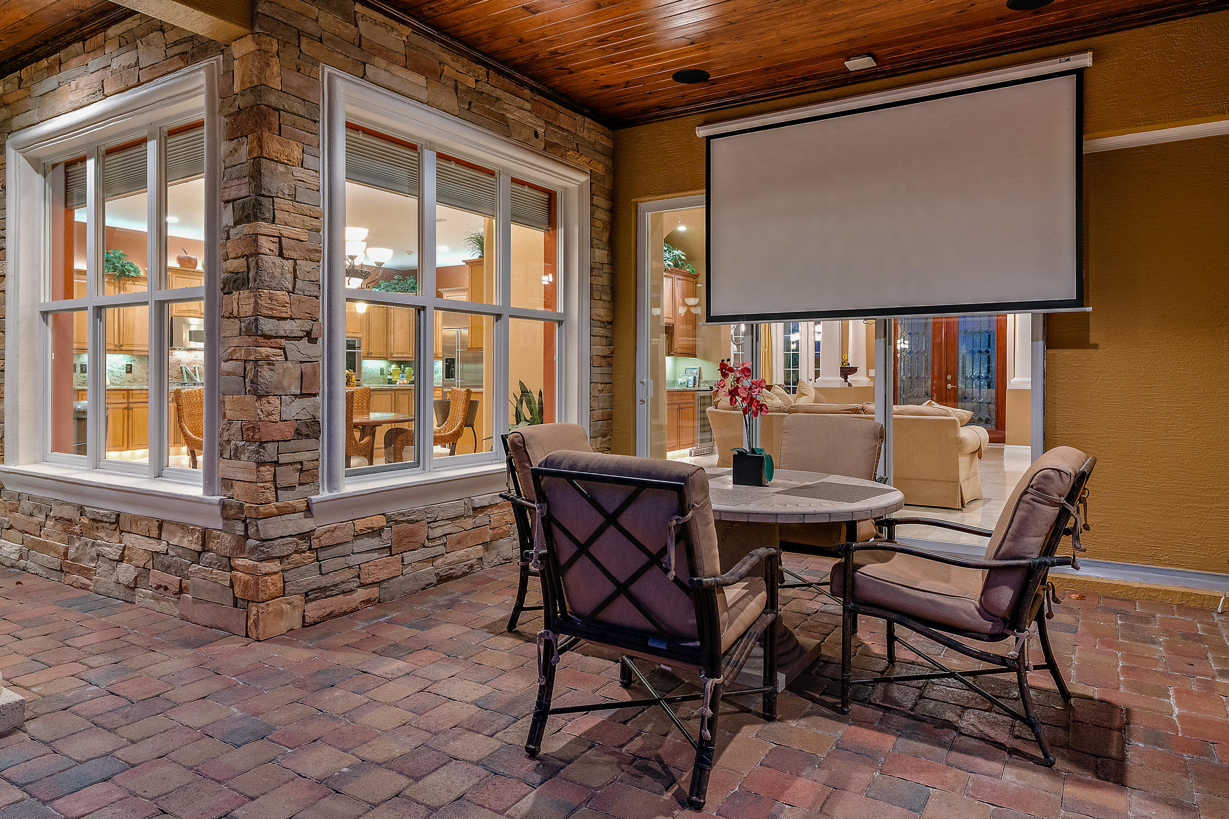 TRES BELLE - Residential