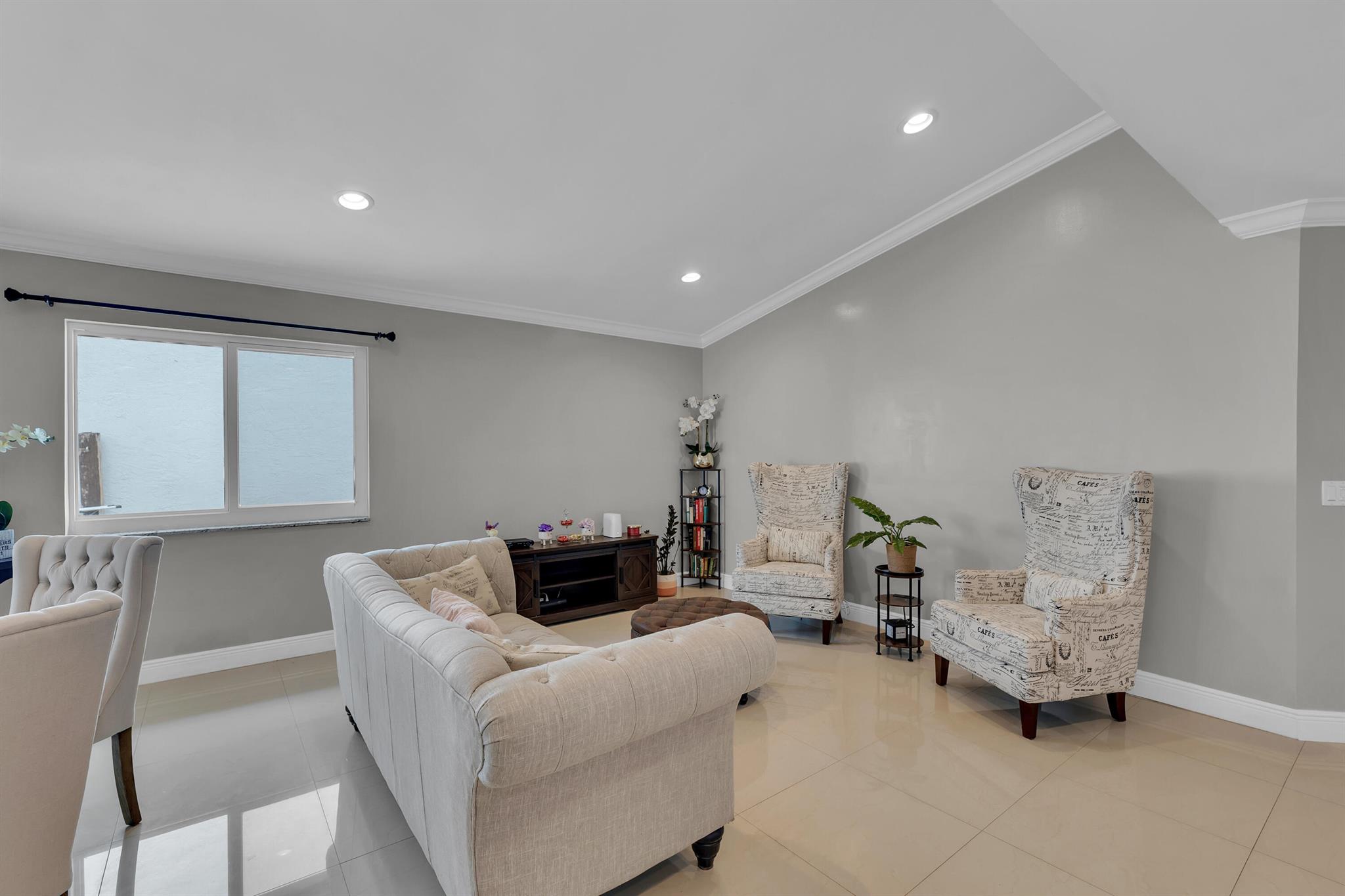 PEMBROKE LAKES SOUTH - Residential