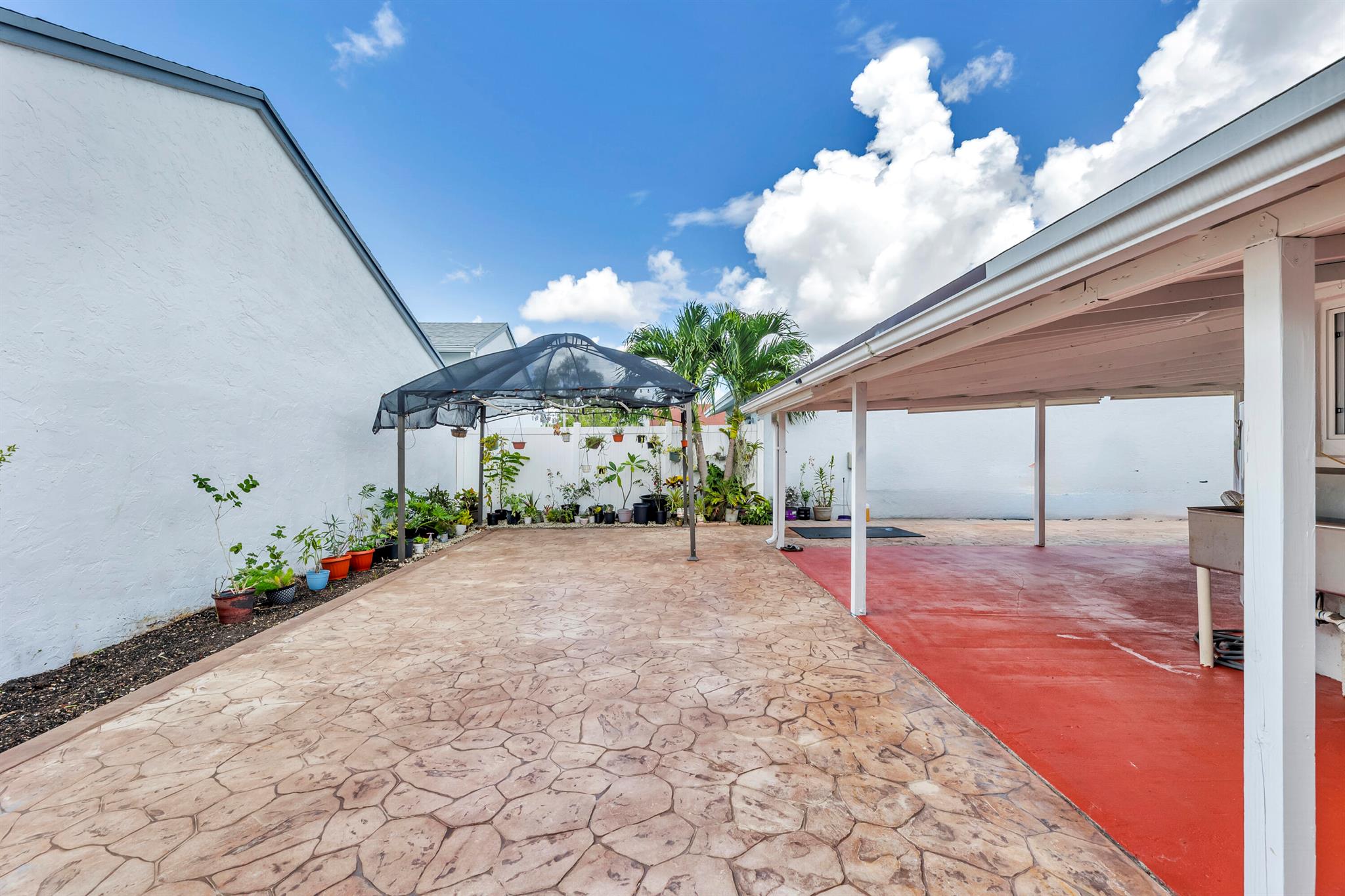 PEMBROKE LAKES SOUTH - Residential