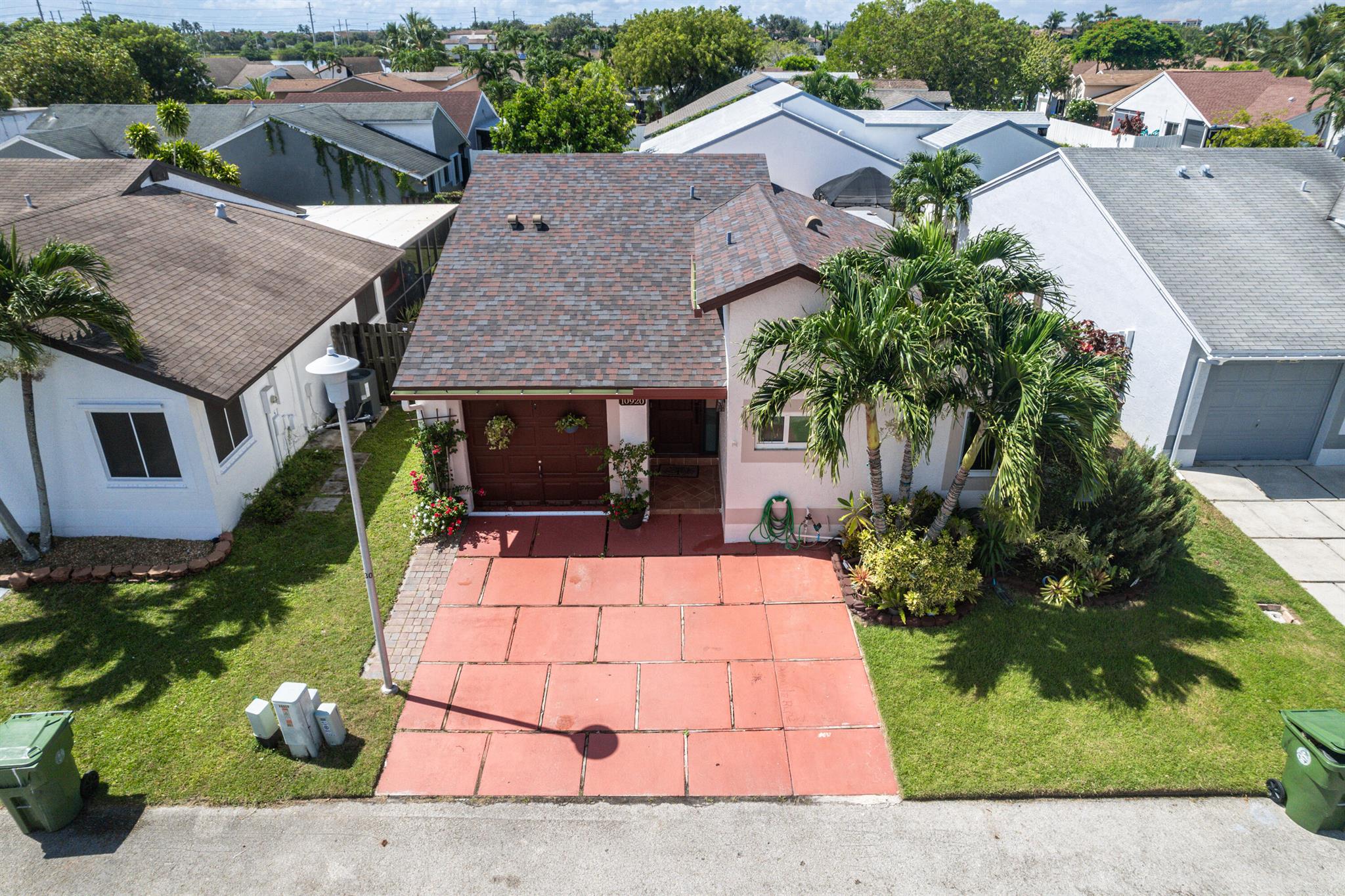 PEMBROKE LAKES SOUTH - Residential