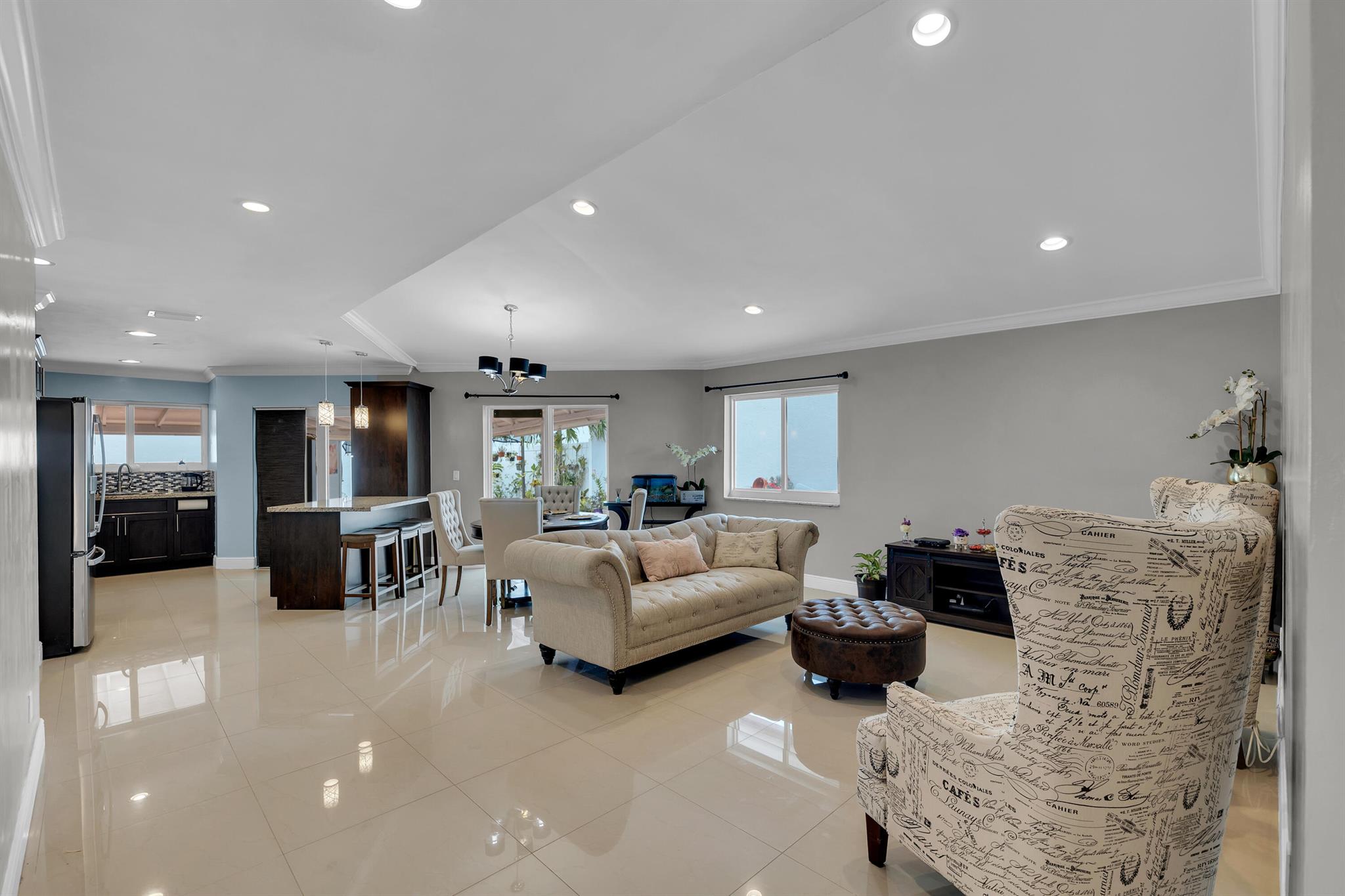 PEMBROKE LAKES SOUTH - Residential