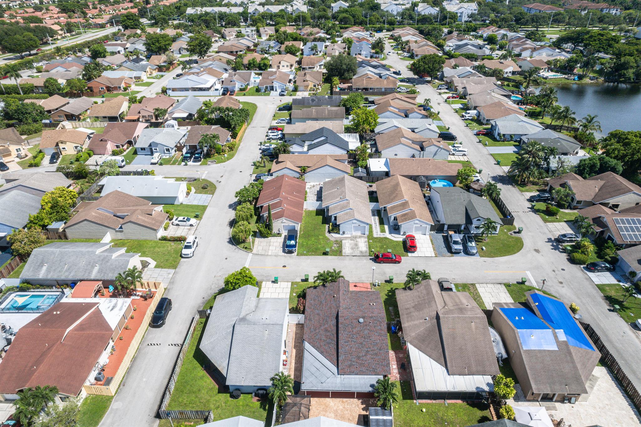 PEMBROKE LAKES SOUTH - Residential