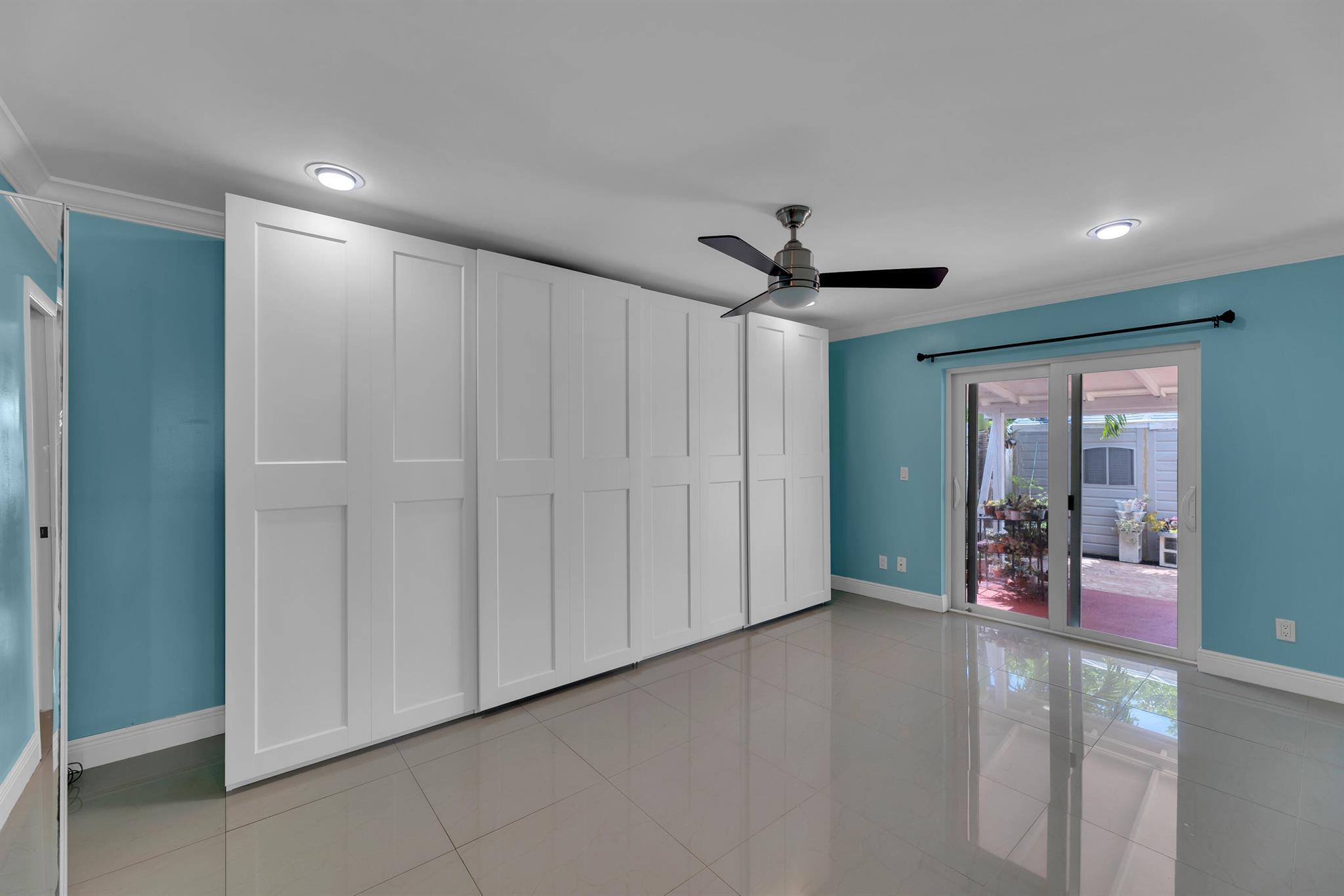 PEMBROKE LAKES SOUTH - Residential