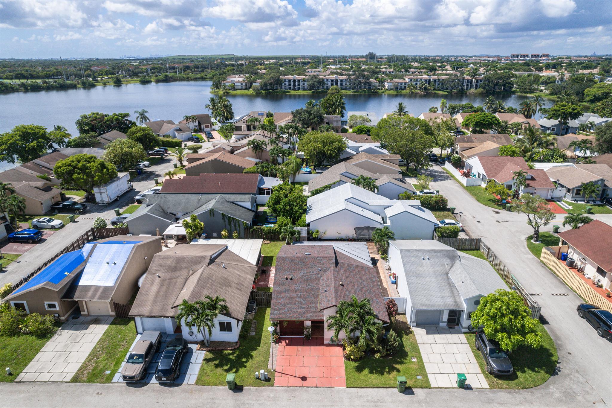PEMBROKE LAKES SOUTH - Residential