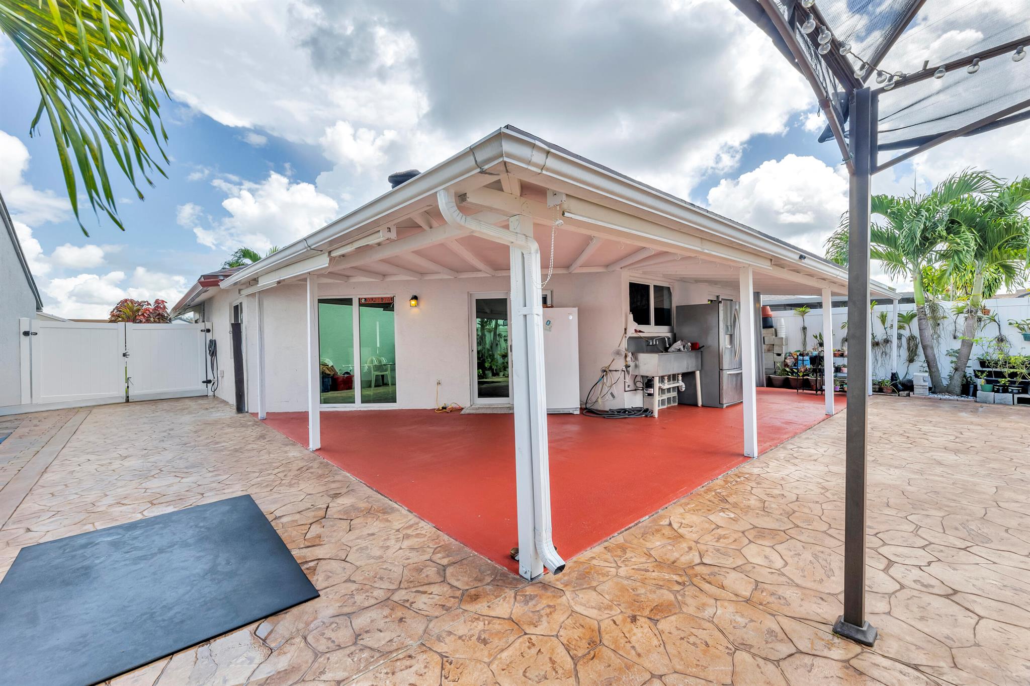 PEMBROKE LAKES SOUTH - Residential