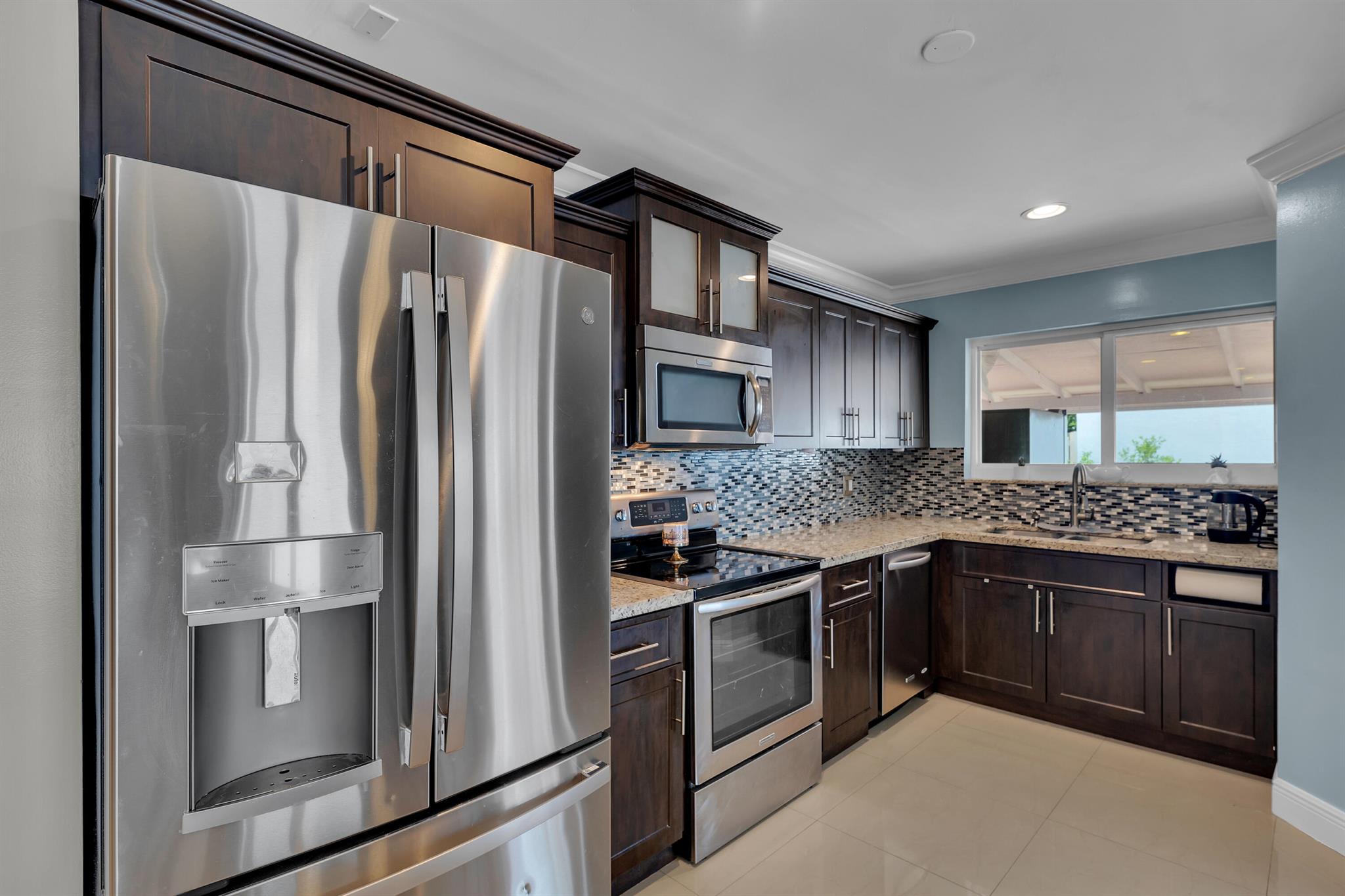 PEMBROKE LAKES SOUTH - Residential