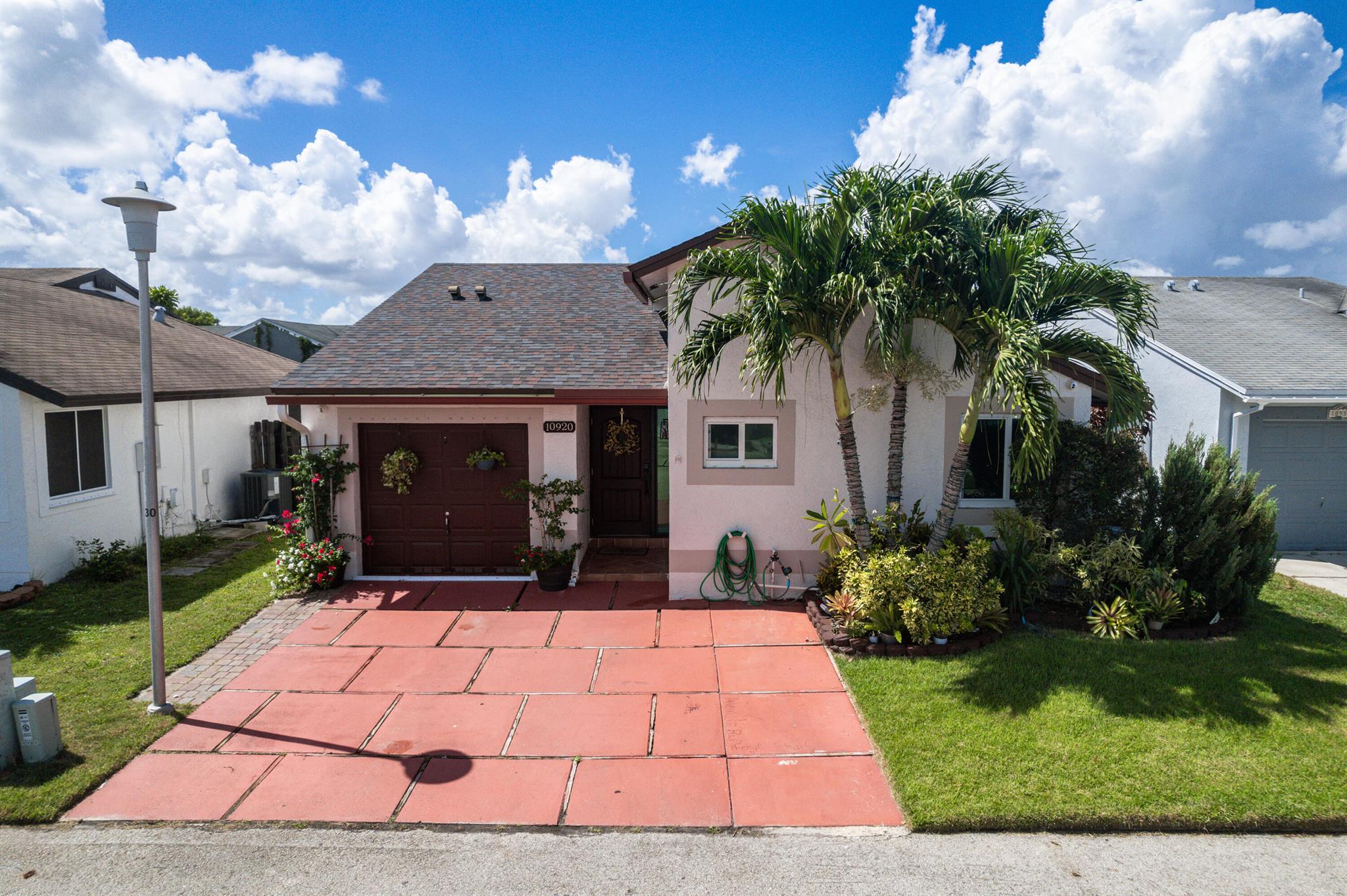 PEMBROKE LAKES SOUTH - Residential