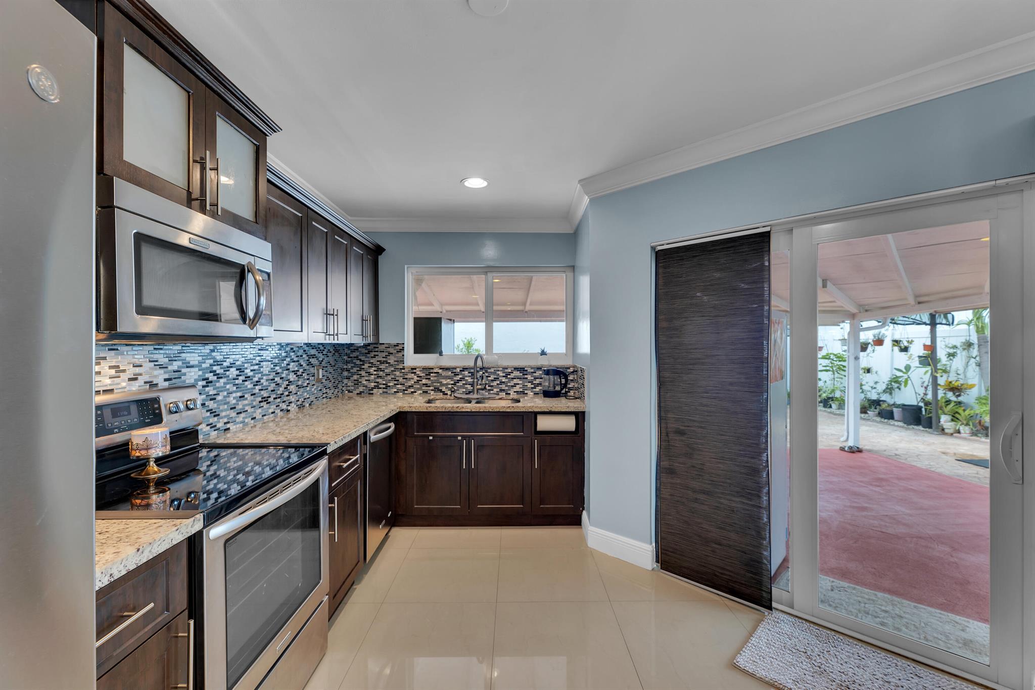 PEMBROKE LAKES SOUTH - Residential