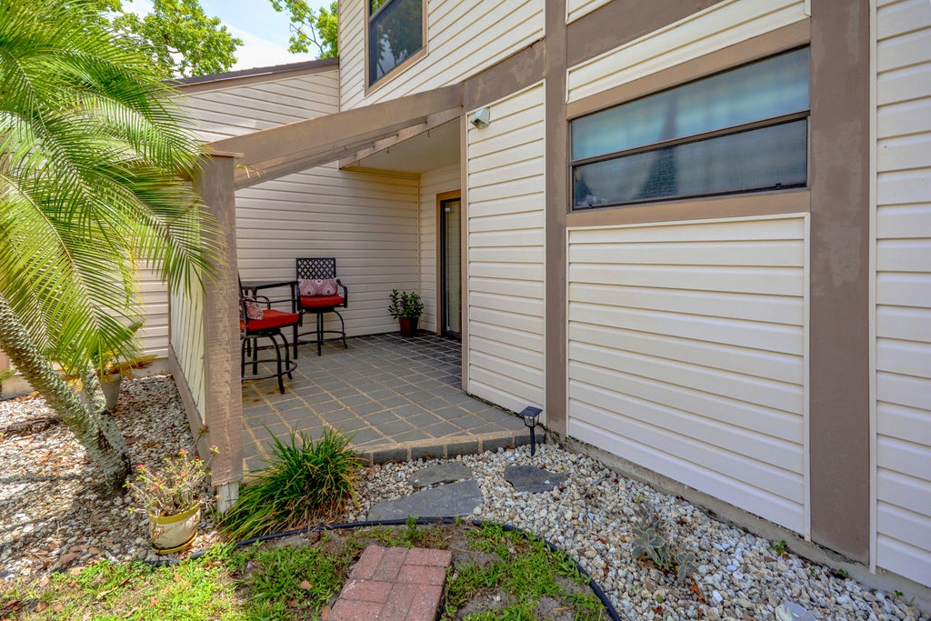 Photo of 122 Sherwood Circle #10b, Jupiter, FL 33458 (MLS # R11103500)