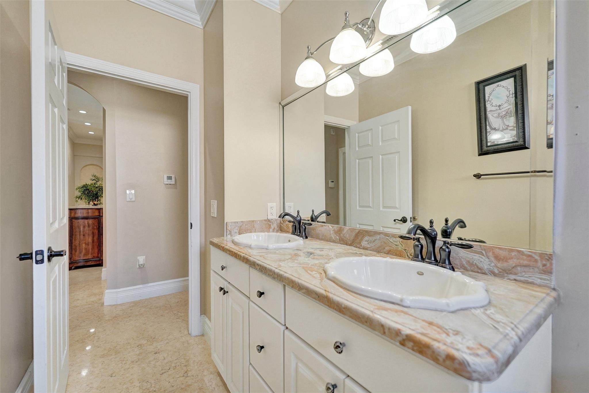 Kensington 146-39 B - Residential