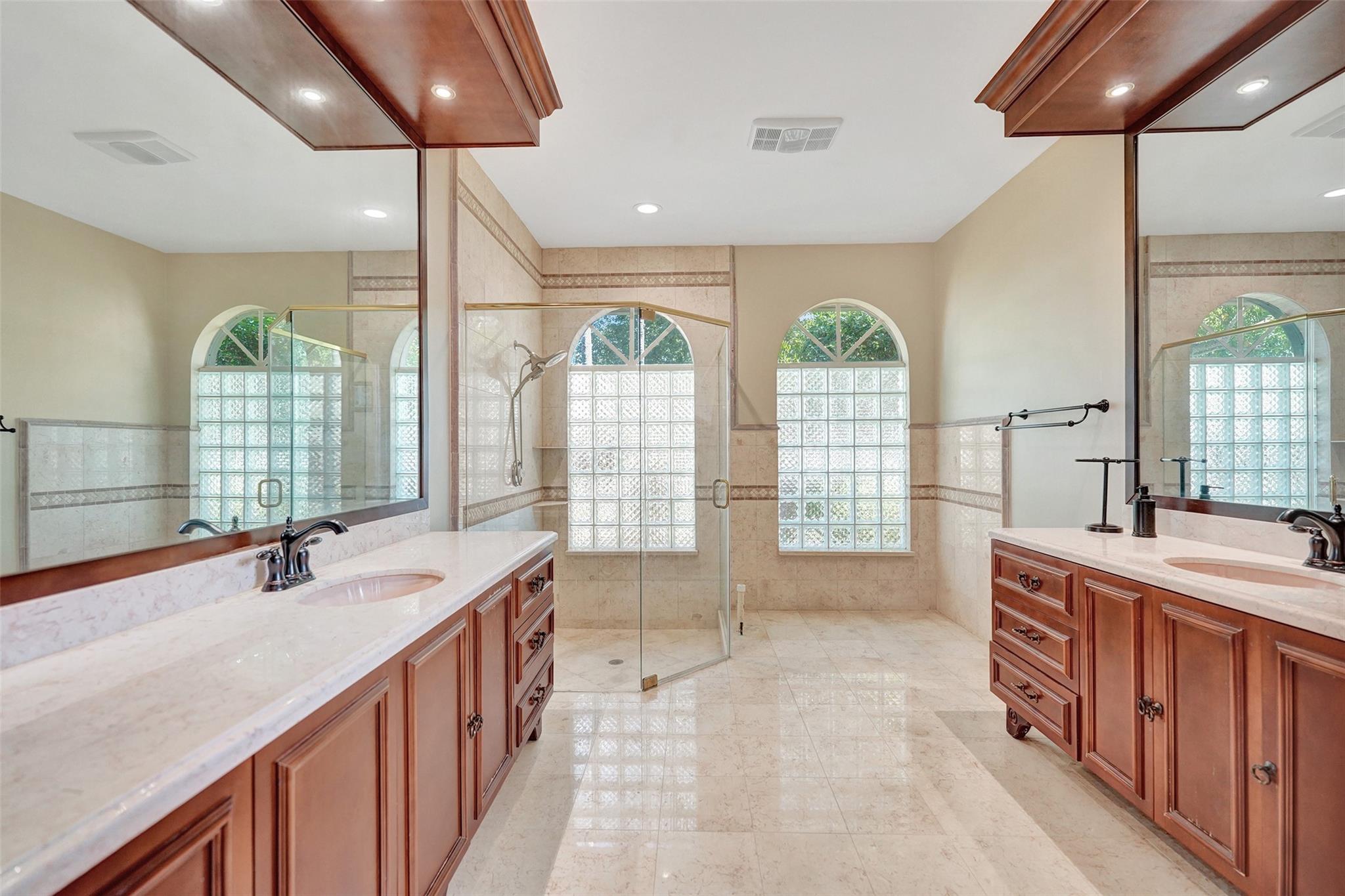 Kensington 146-39 B - Residential
