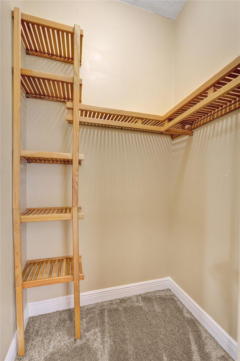 Kensington 146-39 B - Residential
