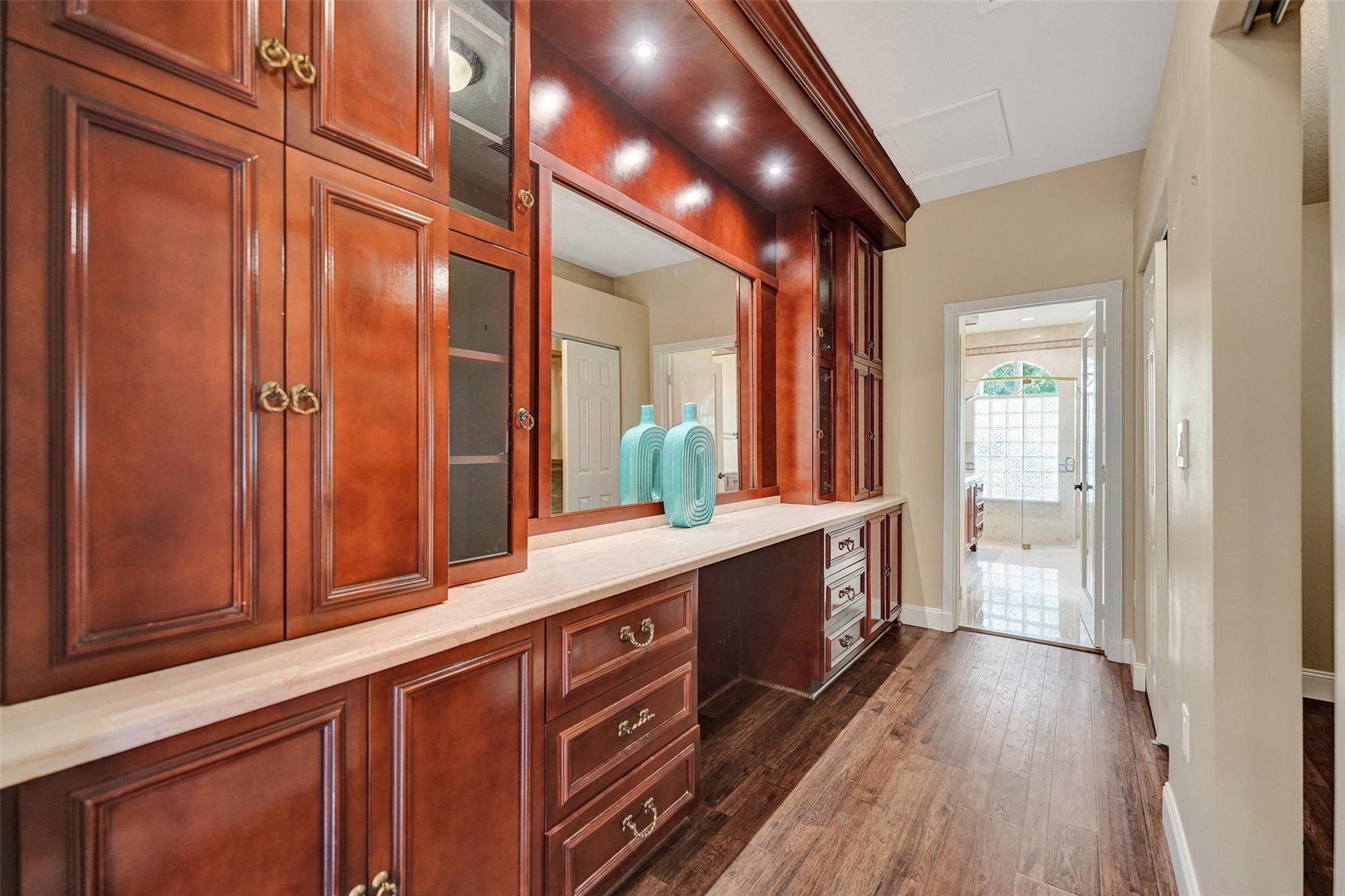 Kensington 146-39 B - Residential