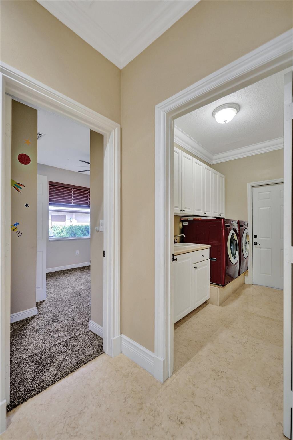 Kensington 146-39 B - Residential