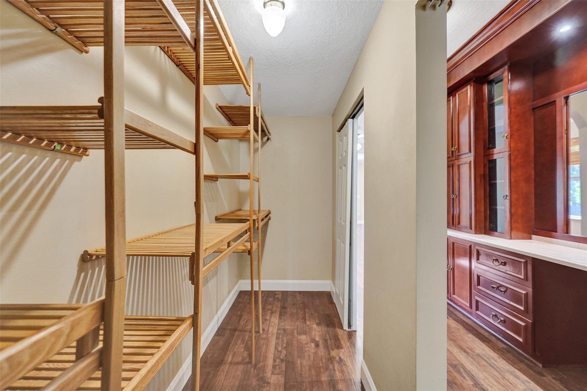Kensington 146-39 B - Residential