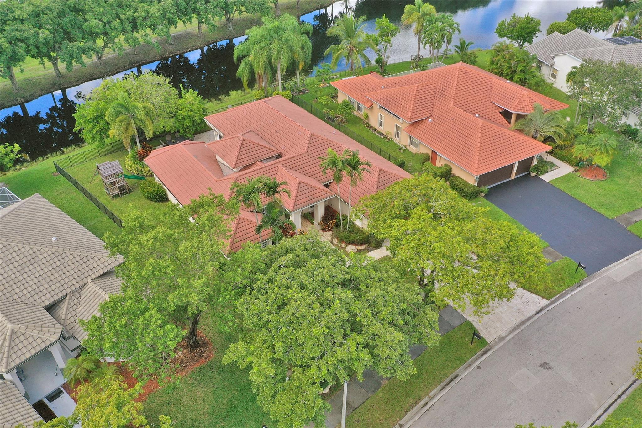 Kensington 146-39 B - Residential