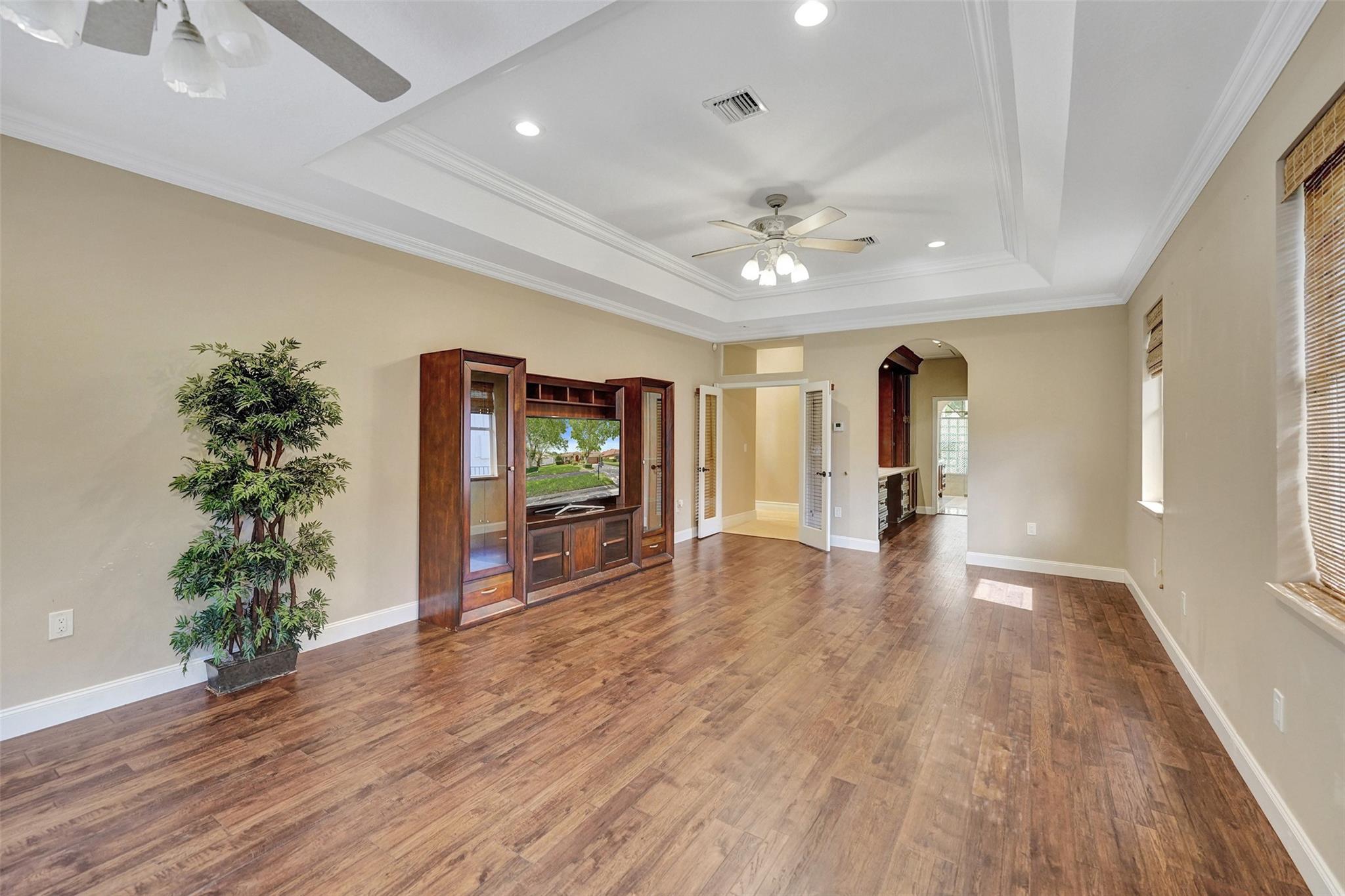 Kensington 146-39 B - Residential