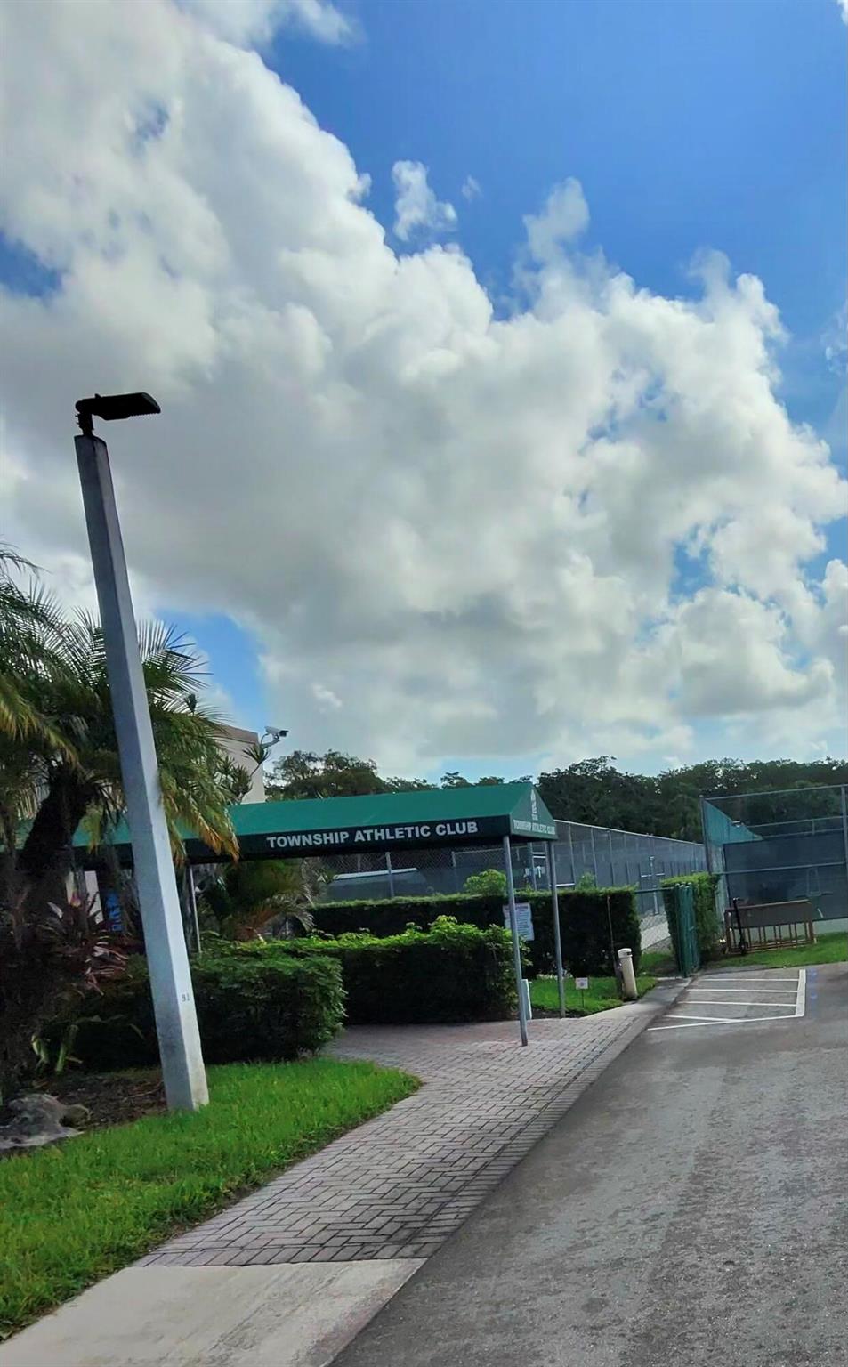 TARTAN COCONUT CREEK PHAS - Residential