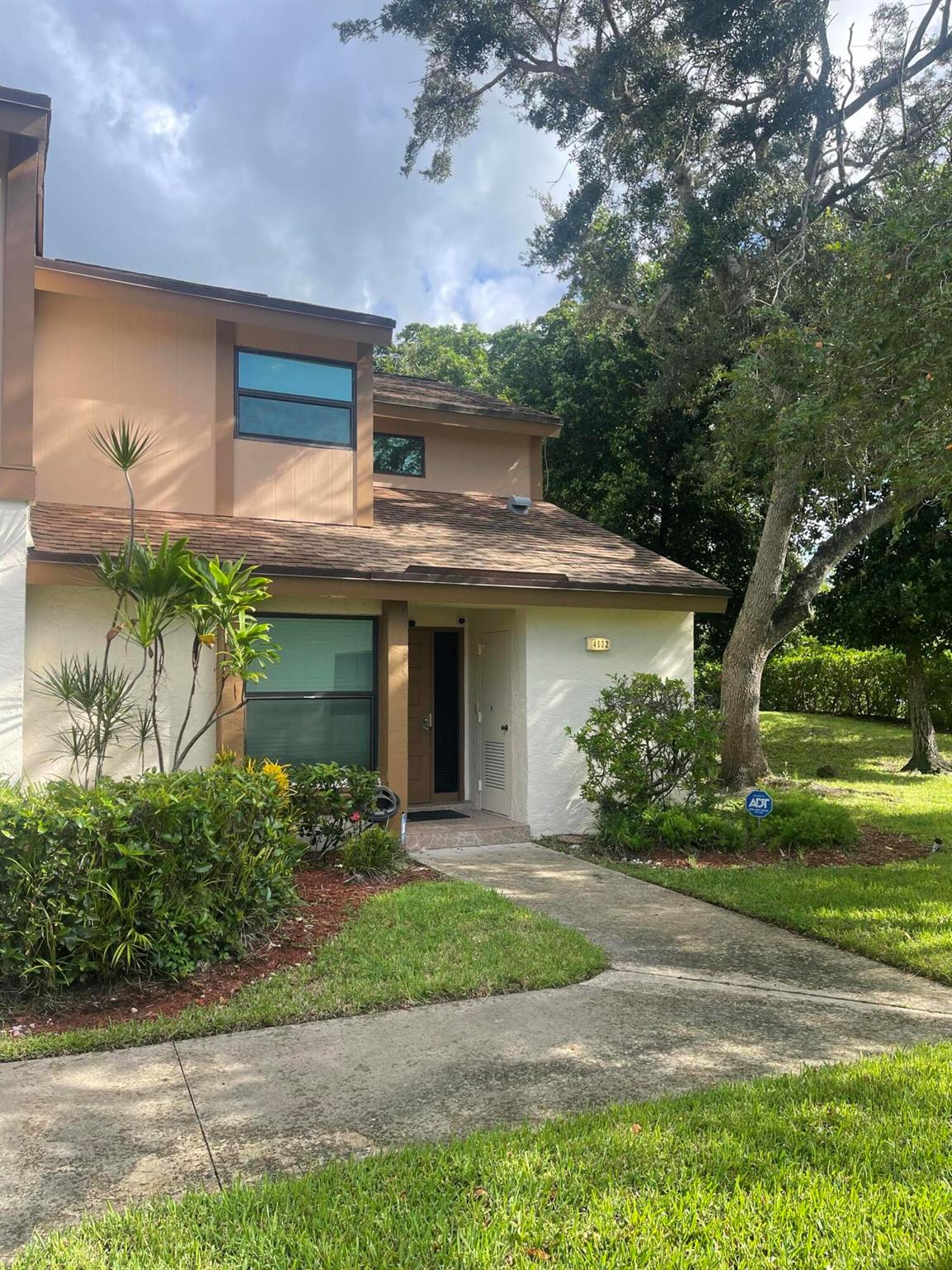 TARTAN COCONUT CREEK PHAS - Residential