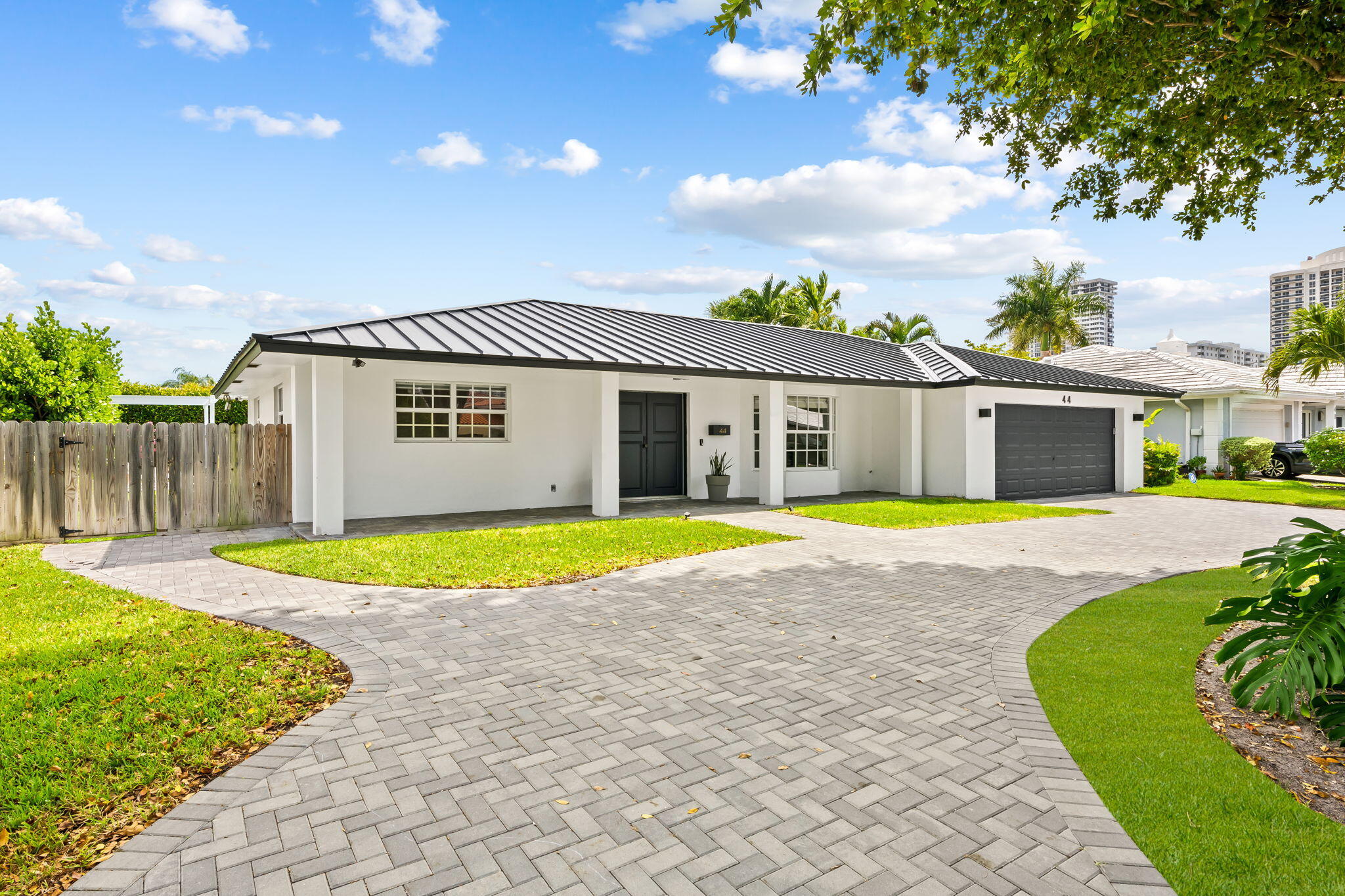 44 FORT ROYAL Isle
