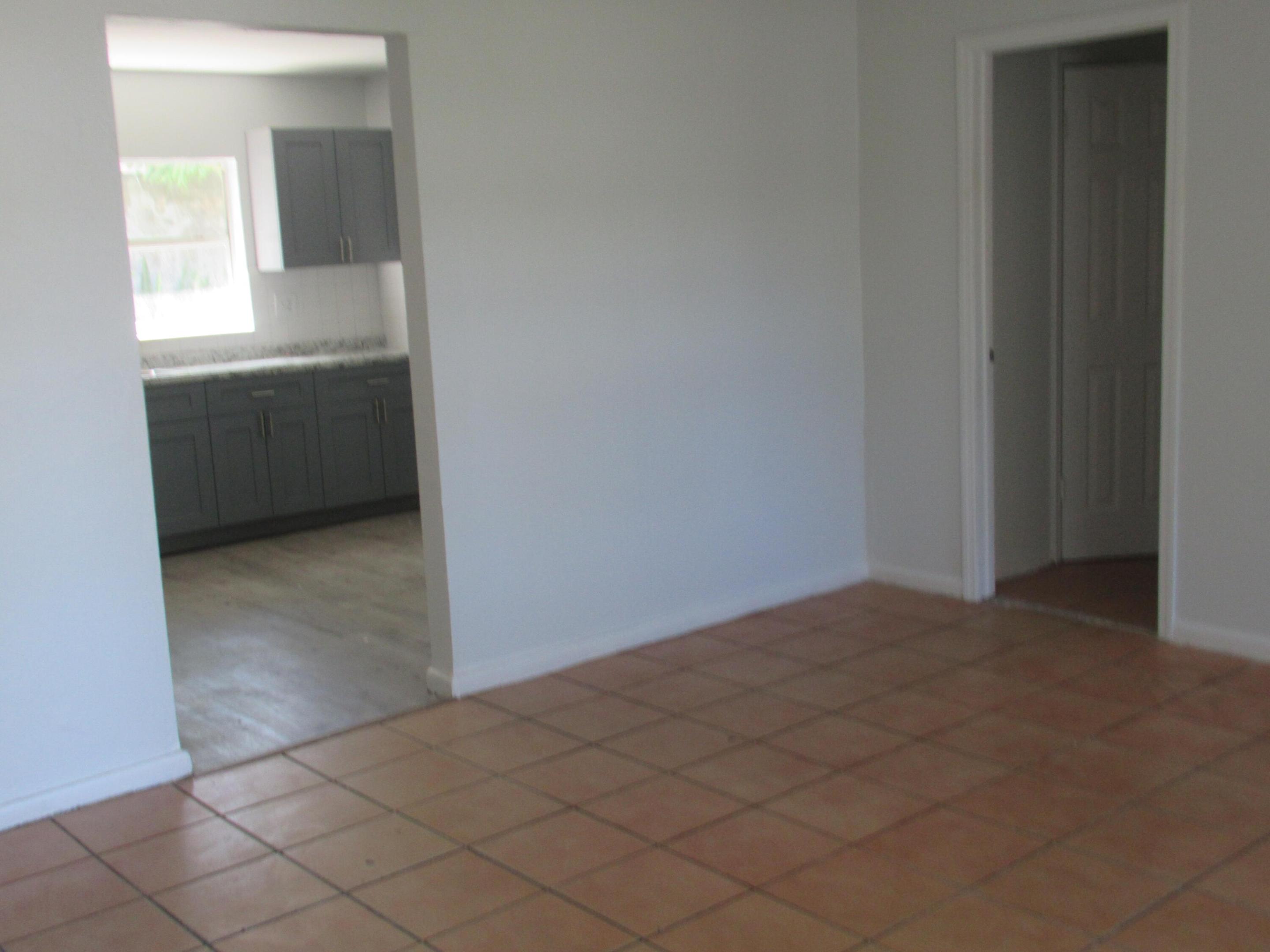 1221 SW 11th Avenue B