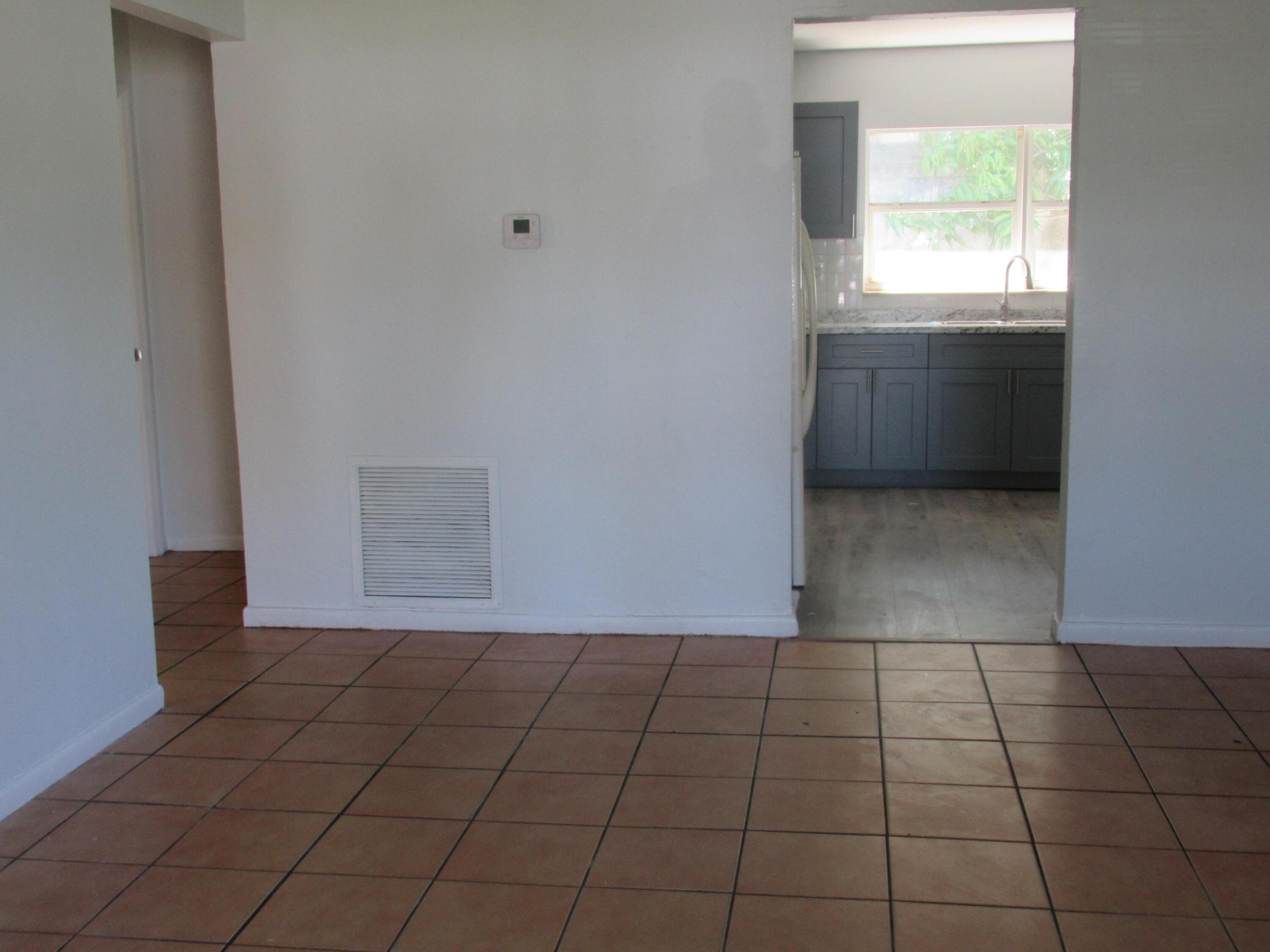 1221 SW 11th Avenue B