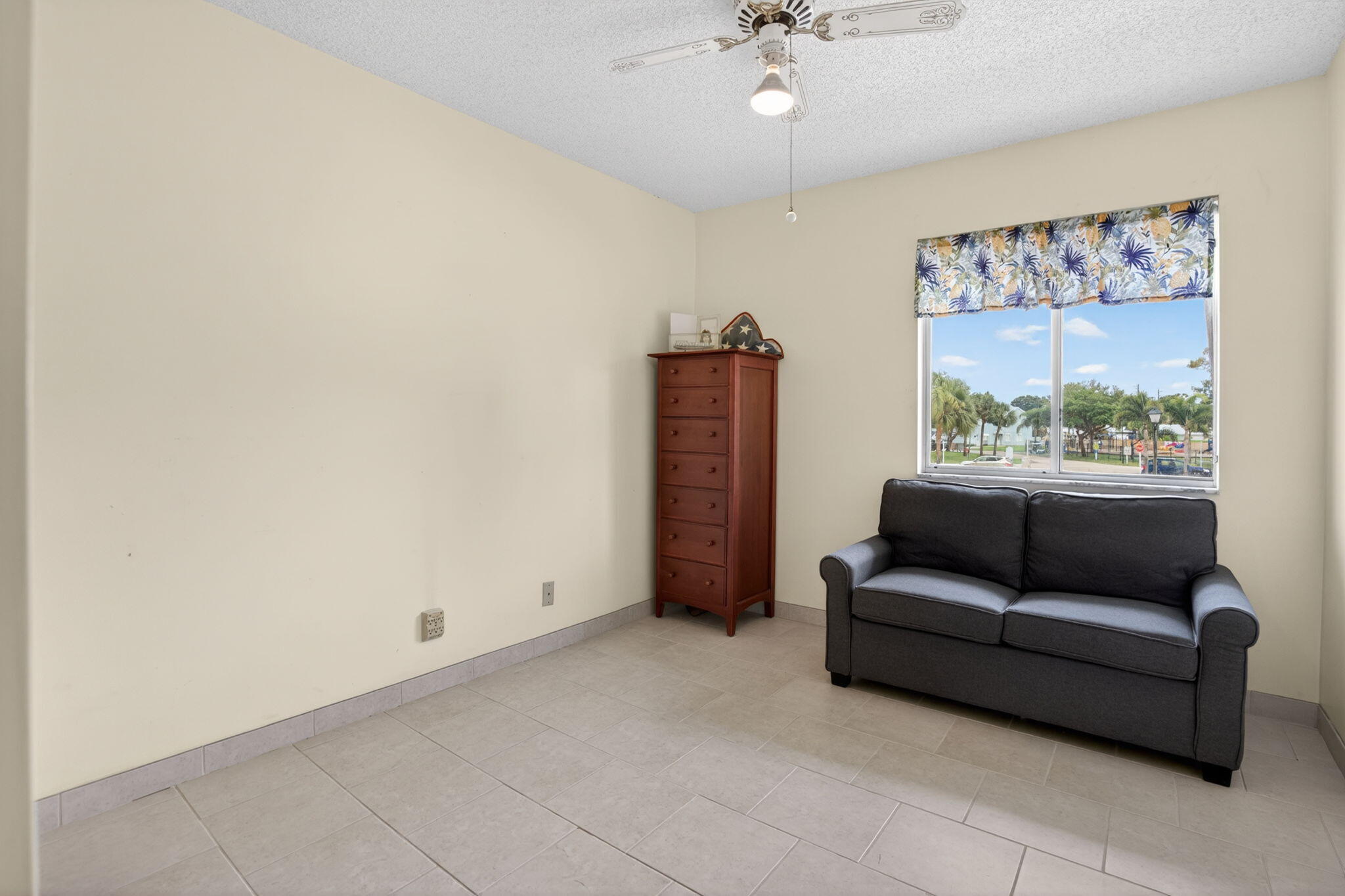 RIVERWALK 2 - Residential