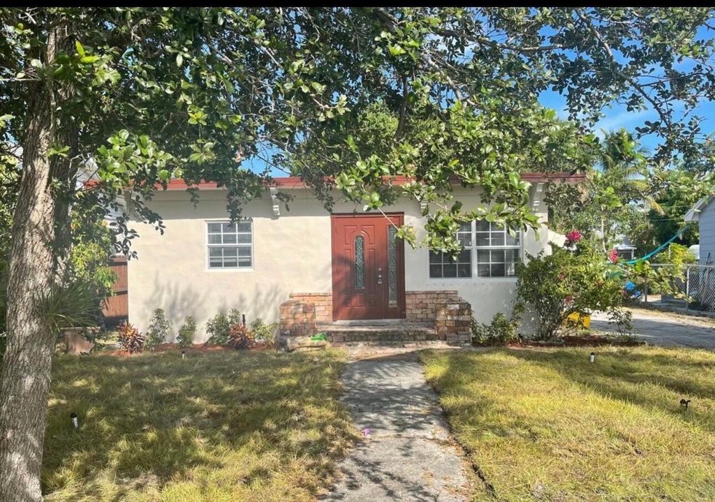 Photo of 710 N 5th Street, Lantana, FL 33462 (MLS # R11169224)